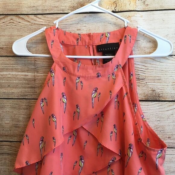 ATTENTION RUFFLE TANK TOP IN CORAL PARROT PRINT - Picture 2 of 7